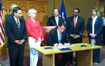 Governor Malloy Signs Law to Bring Affordable Clean Energy to Connecticut
